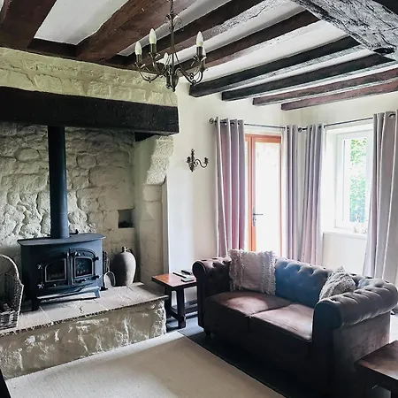 Beautiful Rustic In Peaceful Location بيت للعطل Céaucé