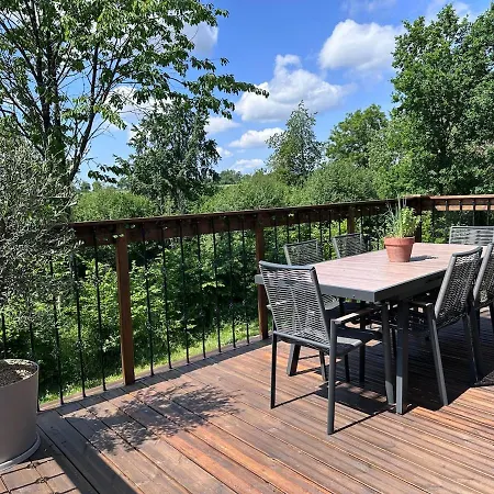 Beautiful Rustic In Peaceful Location *